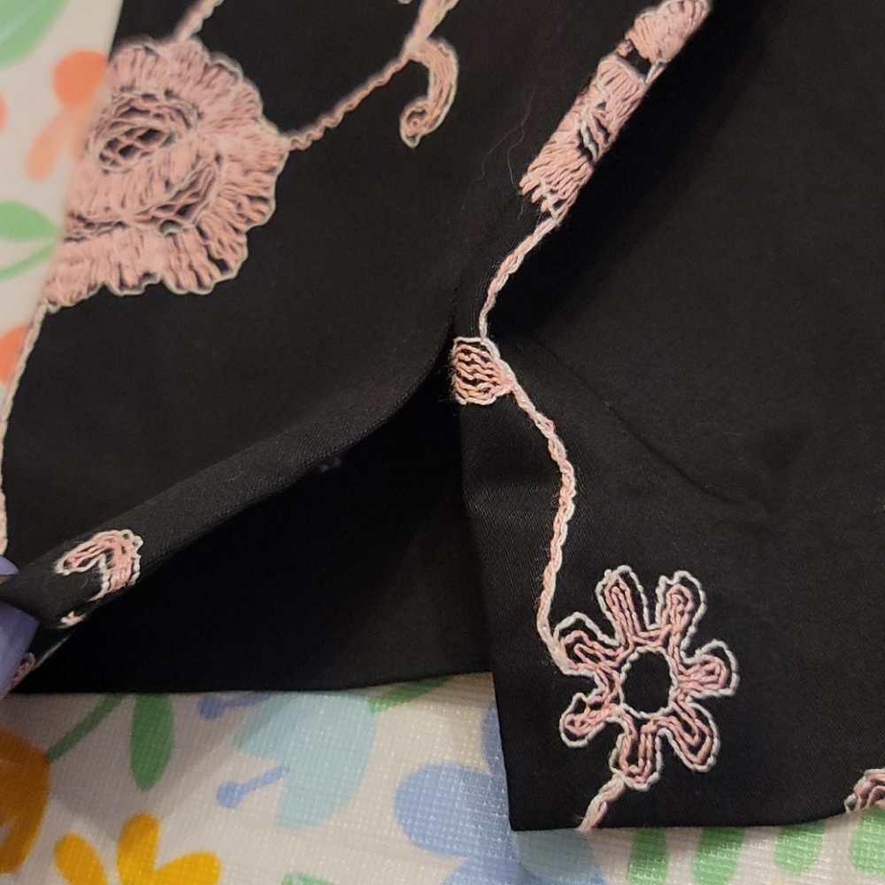 ⚡SALE⚡ Gorgeous Cropped Pants - Picture 5 of 9